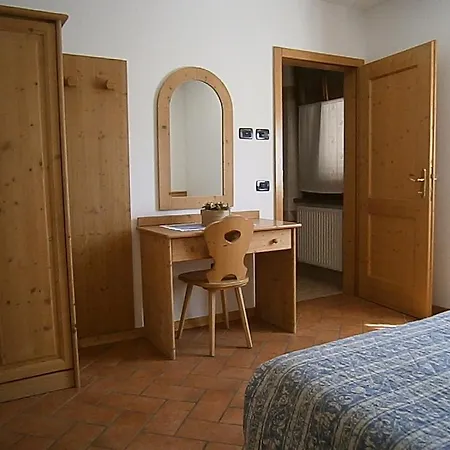 Agritur Sottoilmelo * Caldes