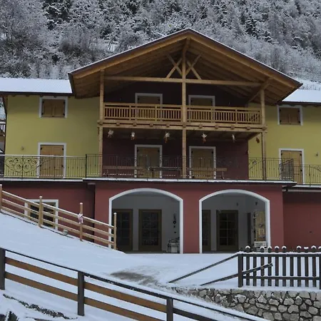 Hotel Agritur Sottoilmelo Caldes